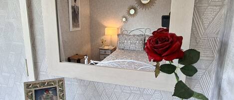 3 室のベッドルーム、客室ごとに異なる装飾、客室ごとに異なるインテリア、WiFi (無料)