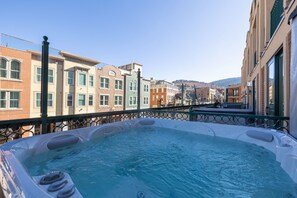 Outdoor spa tub - Ski in Ski out Main Street Private Balcony Hot Tub Mountain Views Condo (Park City)