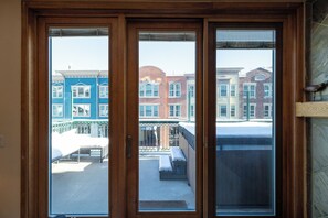 Interior - Ski in Ski out Main Street Private Balcony Hot Tub Mountain Views Condo (Park City)