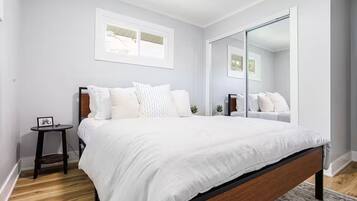 Iron/ironing board, WiFi