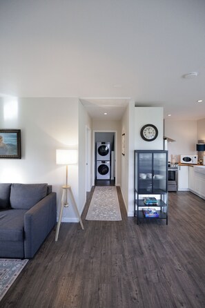 Interior - bbbbbnnbbb (Medford)