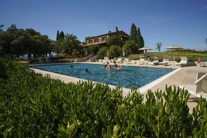 Outdoor pool - Villa Pierotta by MMega (Scarlino)