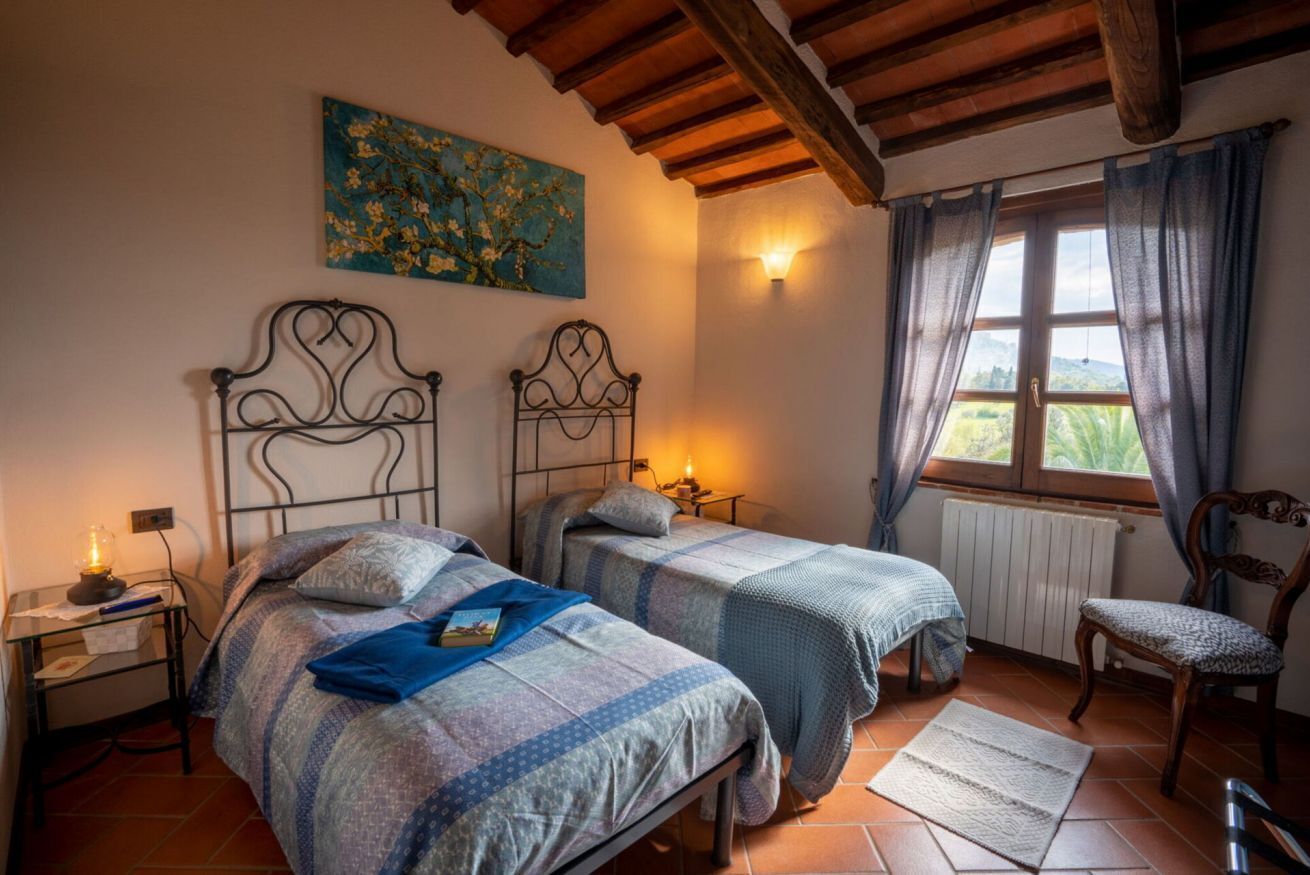 7 bedrooms, iron/ironing board, free WiFi, bed sheets