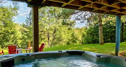 Waterfront with Spa | Le Retro