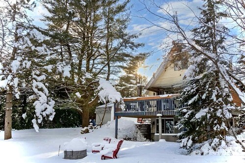 Waterfront with Spa | Le Retro