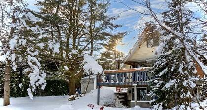 Waterfront with Spa | Le Retro