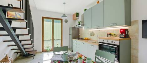 Réfrigérateur, lave-vaisselle, grille-pain, machine à glaçons