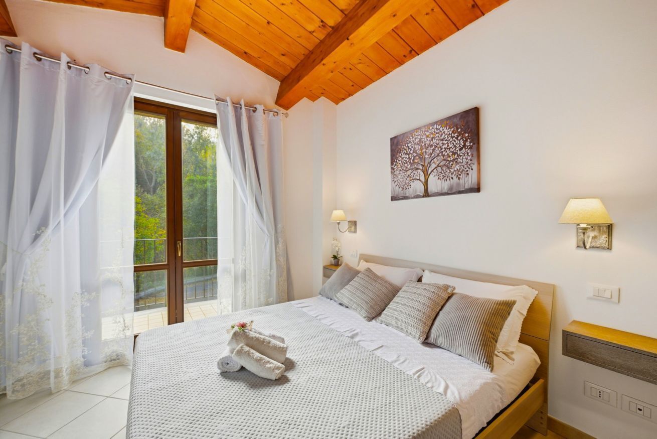 2 bedrooms, iron/ironing board