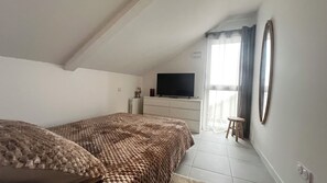 Iron/ironing board, free WiFi