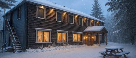 المنشأة من الخارج