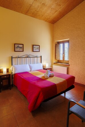 3 bedrooms, iron/ironing board, free WiFi, bed sheets - Rural House Can Noguer de Rocabruna (Camprodón)