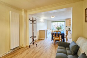 4 bedrooms - Host Stay Riders Rest (Bedford)