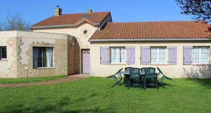 Holiday Home 'Gîte Isatis' with Private Terrace, Private Garden and Wi-Fi