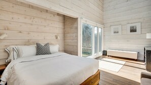 Iron/ironing board, Internet, bed sheets - Private East Hampton Retreat Near Georgica Beach & Pond (East Hampton)