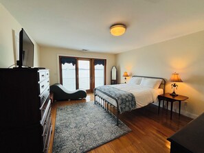 Strykjärn/strykbräda, wi-fi och sängkläder