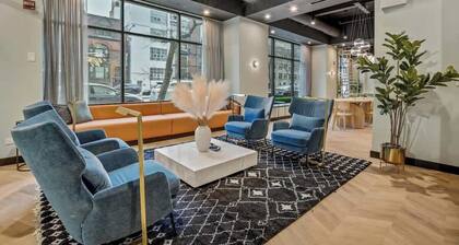 Luxury Designer Apartment 1202|Gold Coast/Old Town