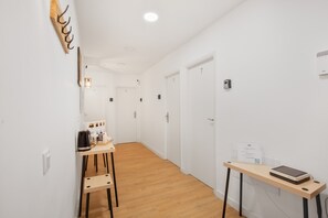 Interior - 'Habitación 4 Exterior' with Mountain View, Wi-Fi and Air Conditioning (Tejeda)