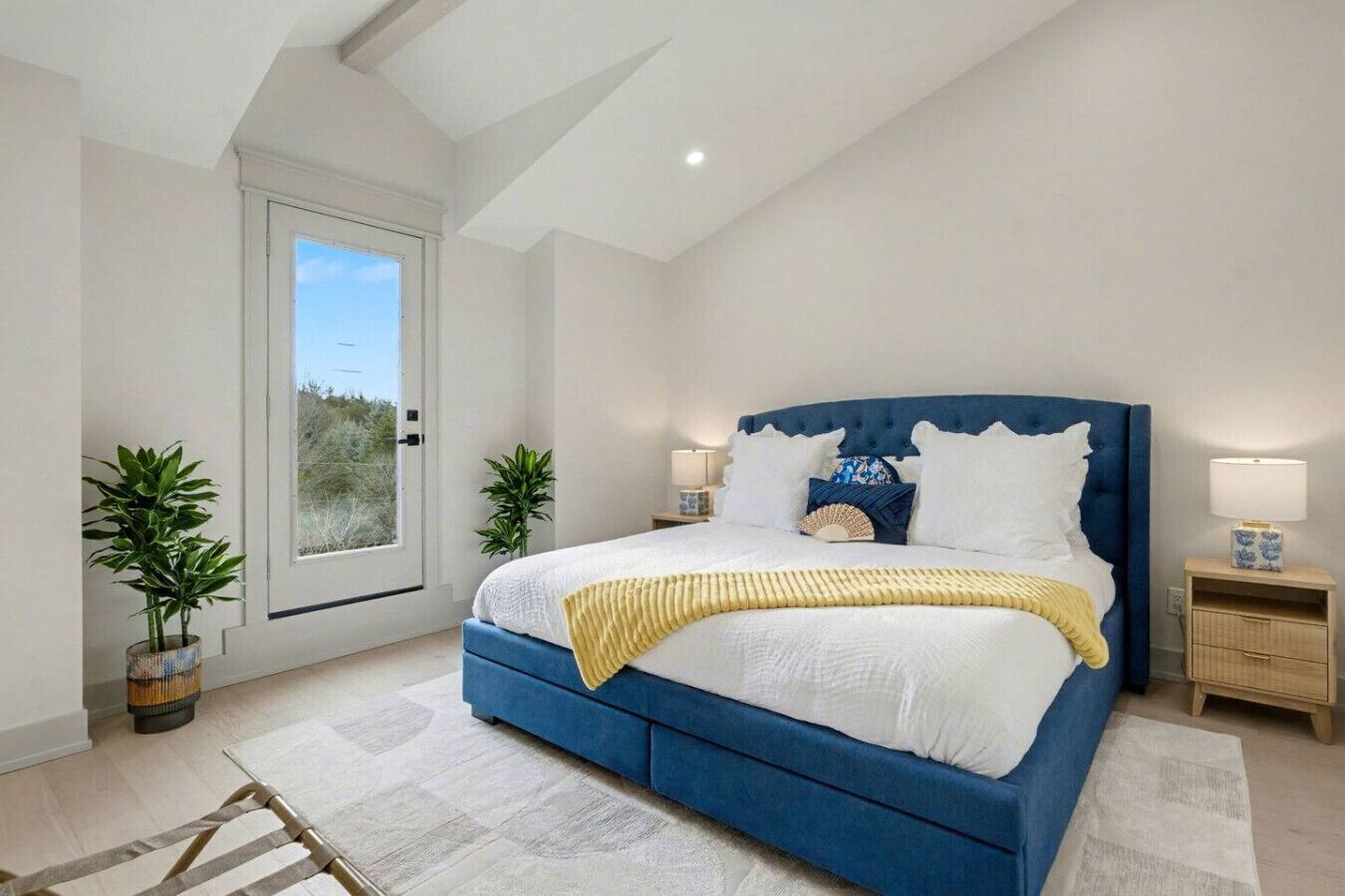 Bureau, fer et planche à repasser, Wi-Fi, draps fournis