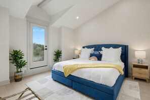 Desk, iron/ironing board, WiFi, bed sheets - The Wynford Romantic Amalfi Escape (Elora)