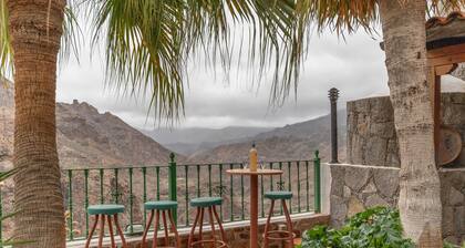 Holiday Apartment 'Gáldar' with Shared Terrace, Garden & Wi-Fi