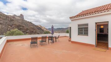 屋外ダイニングエリア