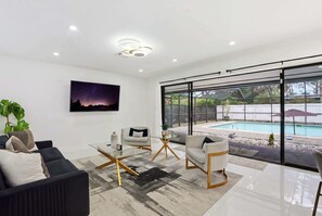 Interior - Remodeled, Close to Beach, With Heated Pool (Naples)