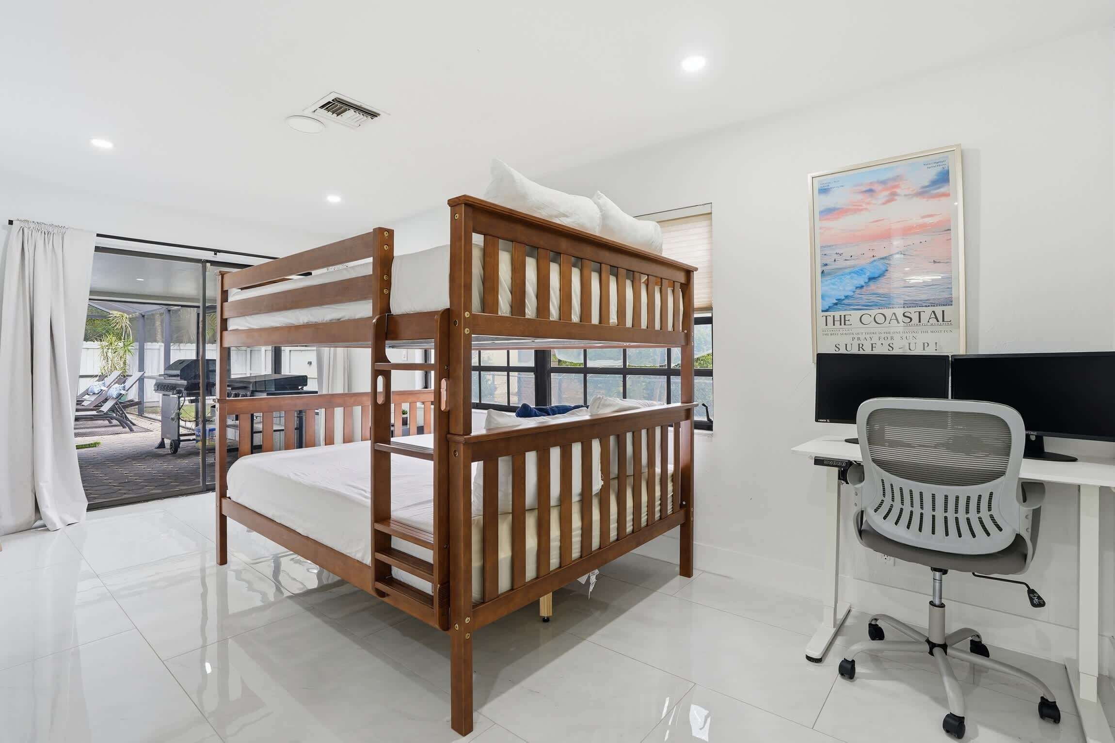 3 bedrooms, desk, iron/ironing board, WiFi