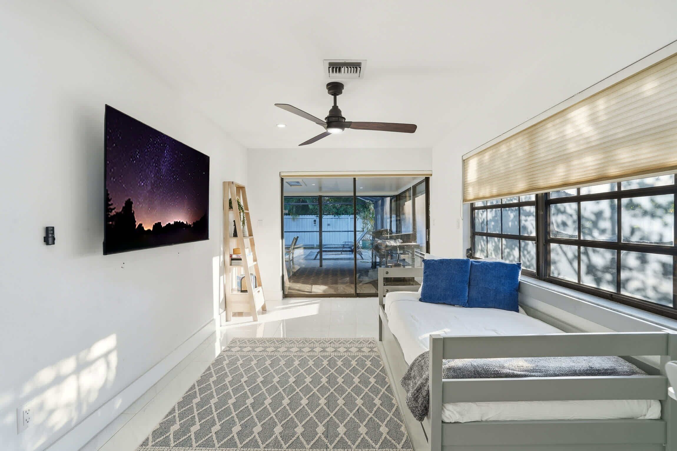 Skrivebord, strykejern/-brett, wi-fi og sengetøy