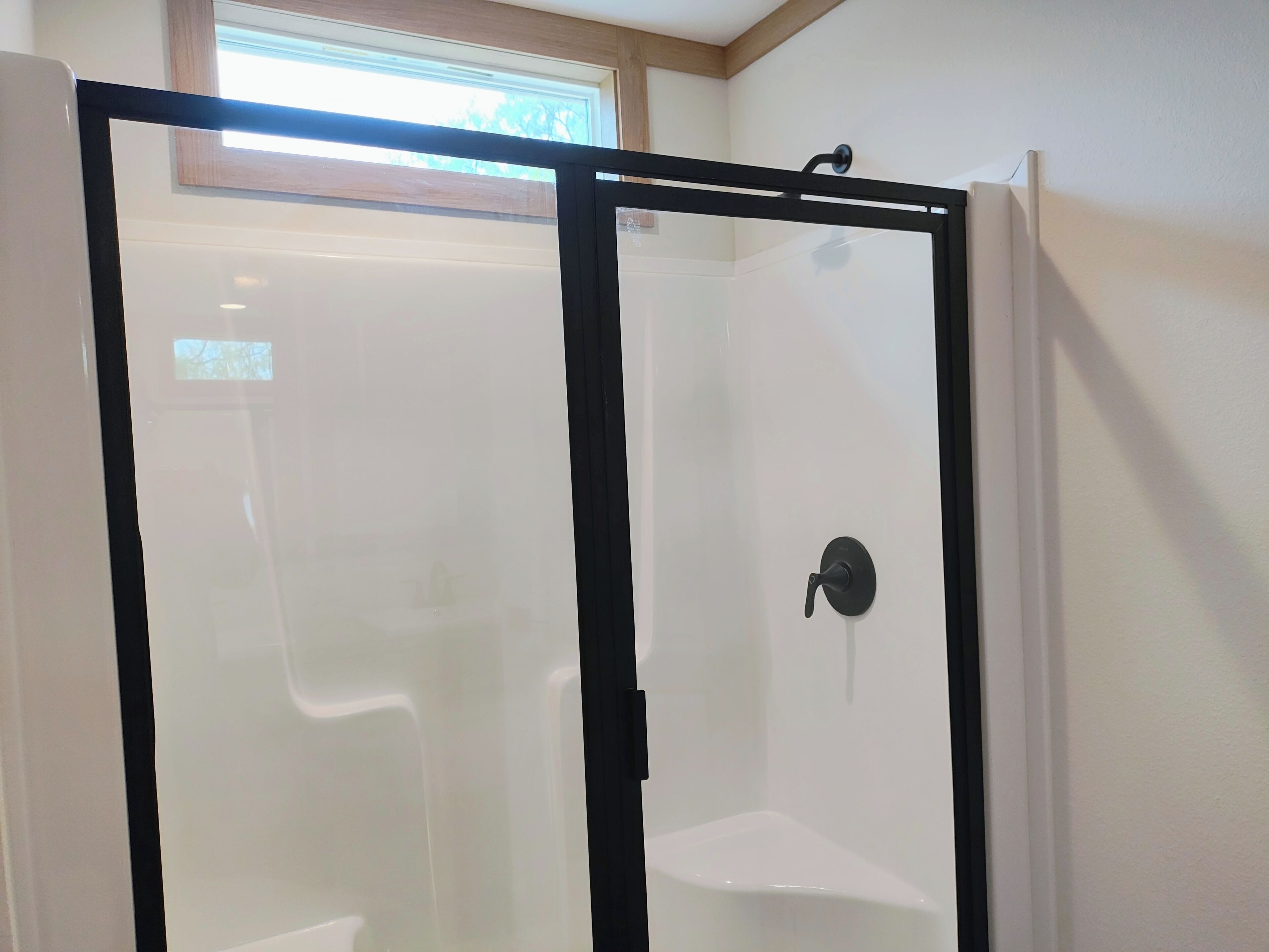 Dusche, Handtücher, Seife, Toilettenpapier