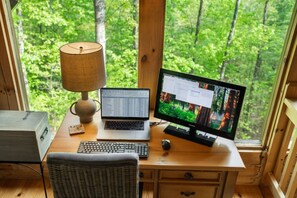 Interior - FamilyRetreat:Sauna·KingBeds·Backyard ·RemoteWork (Ellijay)