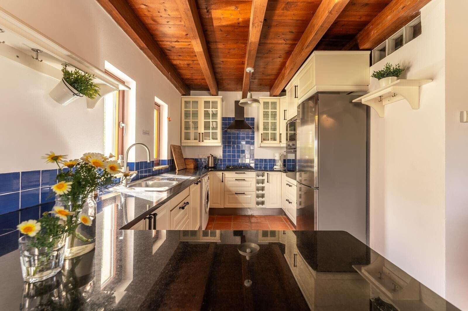 Geladeira, fogão, cooktop, lava-louças