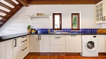 Réfrigérateur, four, plaque de cuisson, lave-vaisselle