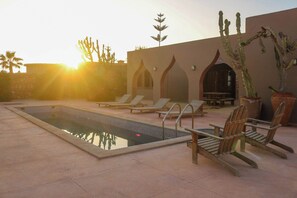 Pool - 4 bedroom Villa, Pool, Sea Views, 9 person (Mirleft)