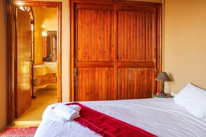 4 bedrooms, iron/ironing board, WiFi, bed sheets - 4 bedroom Villa, Pool, Sea Views, 9 person (Mirleft)