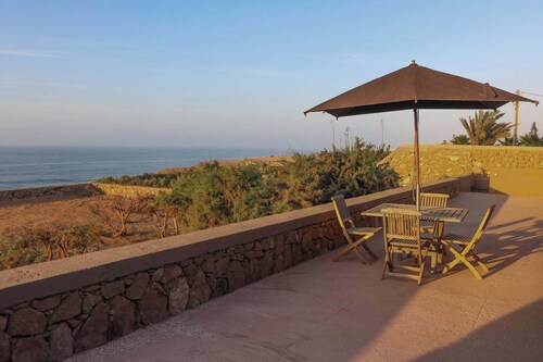 4 bedroom Villa, Pool, Sea Views, 9 person