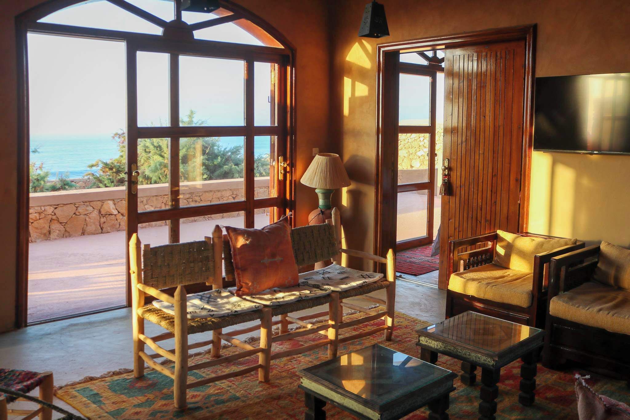 Télévision, cheminée