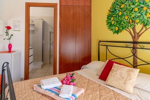 WiFi, bed sheets - Bed and Breakfast 'Paradise - Sole' with Private Garden, Wi-Fi and Air Conditioning (Melendugno)