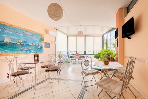 Bed and Breakfast 'Paradise - Ulivo' with Private Garden, Wi-Fi and Air Conditioning