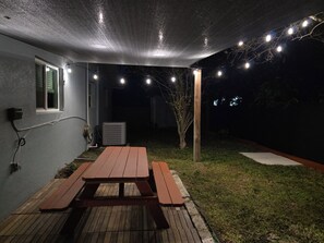 تناول الطعام بالخارج