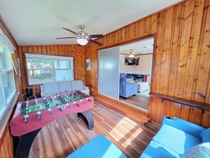 Spielezimmer