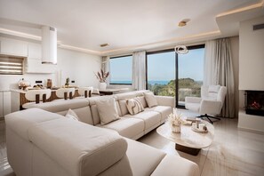 Smart TV - Sunset Dream Luxury Villa (Keri)