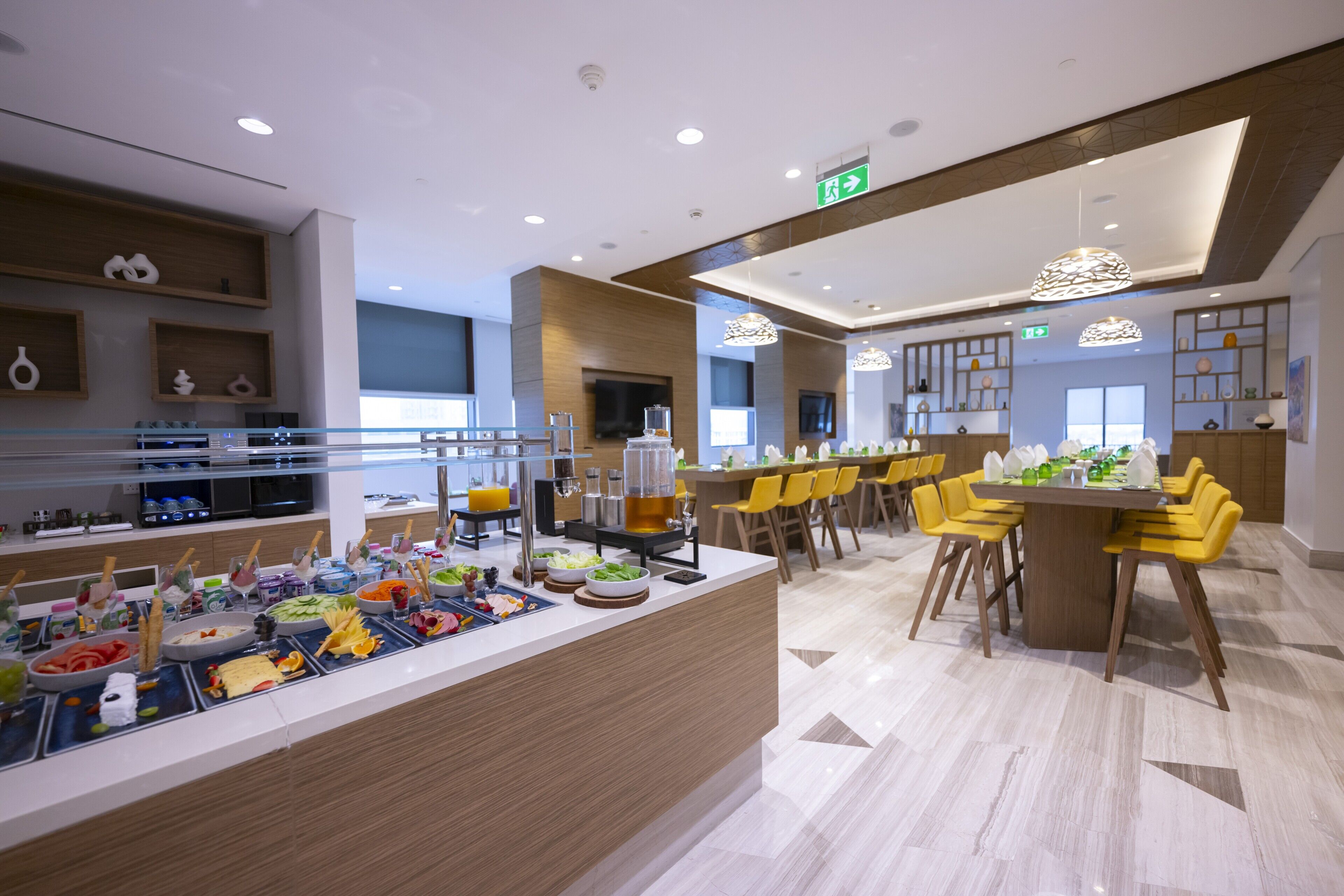 Bữa sáng buffet hàng ngày với phụ phí nhỏ 