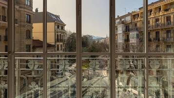 Suite, 1 cama de matrimonio grande (Front Box) | Vistas desde la habitación