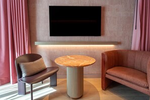 Televisión LED de 55 pulgadas con canales por cable 