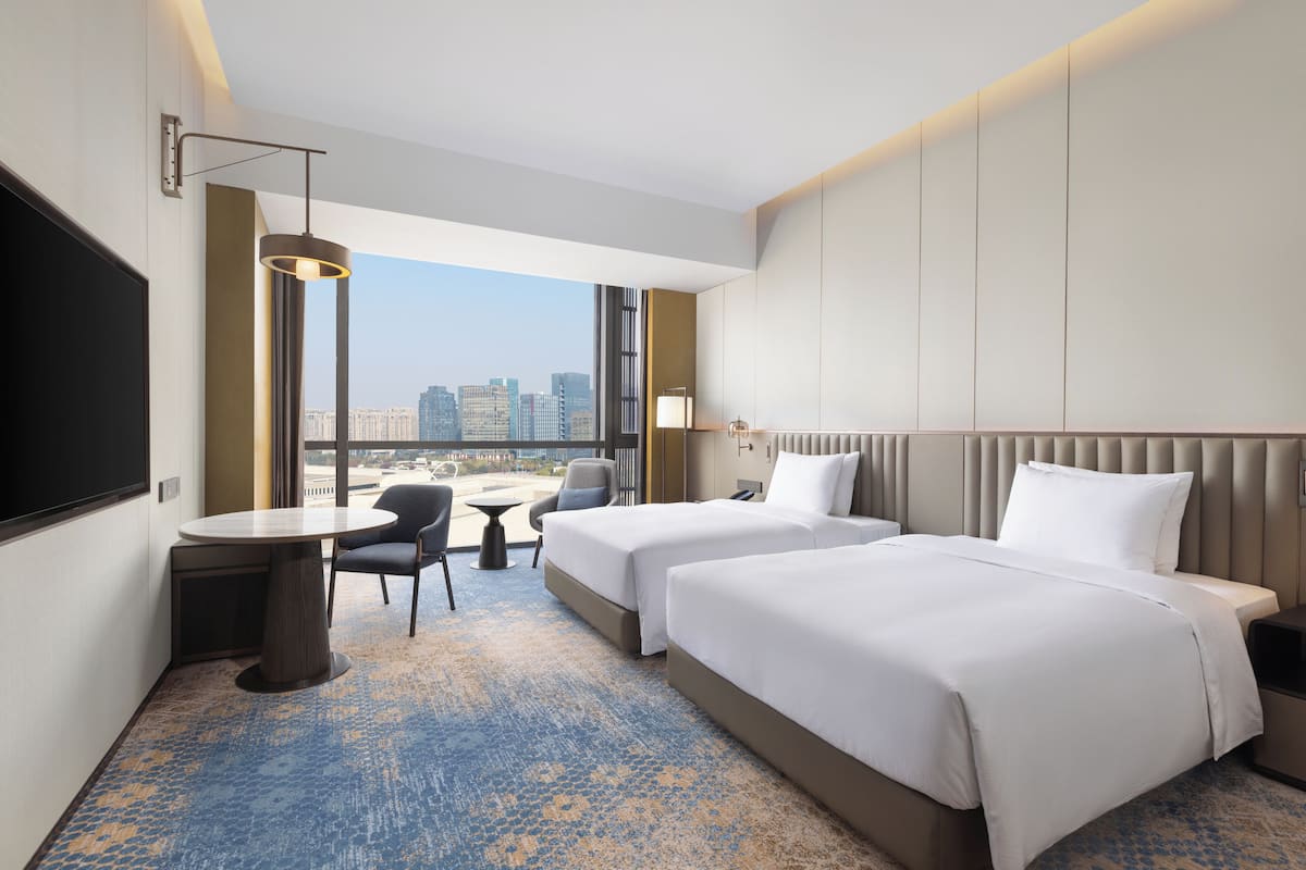 Deluxe Room, 2 Single Beds | Premium bedding, down duvets, minibar, in-room safe