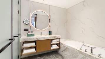 Apartment, 2 Bedrooms | Free WiFi