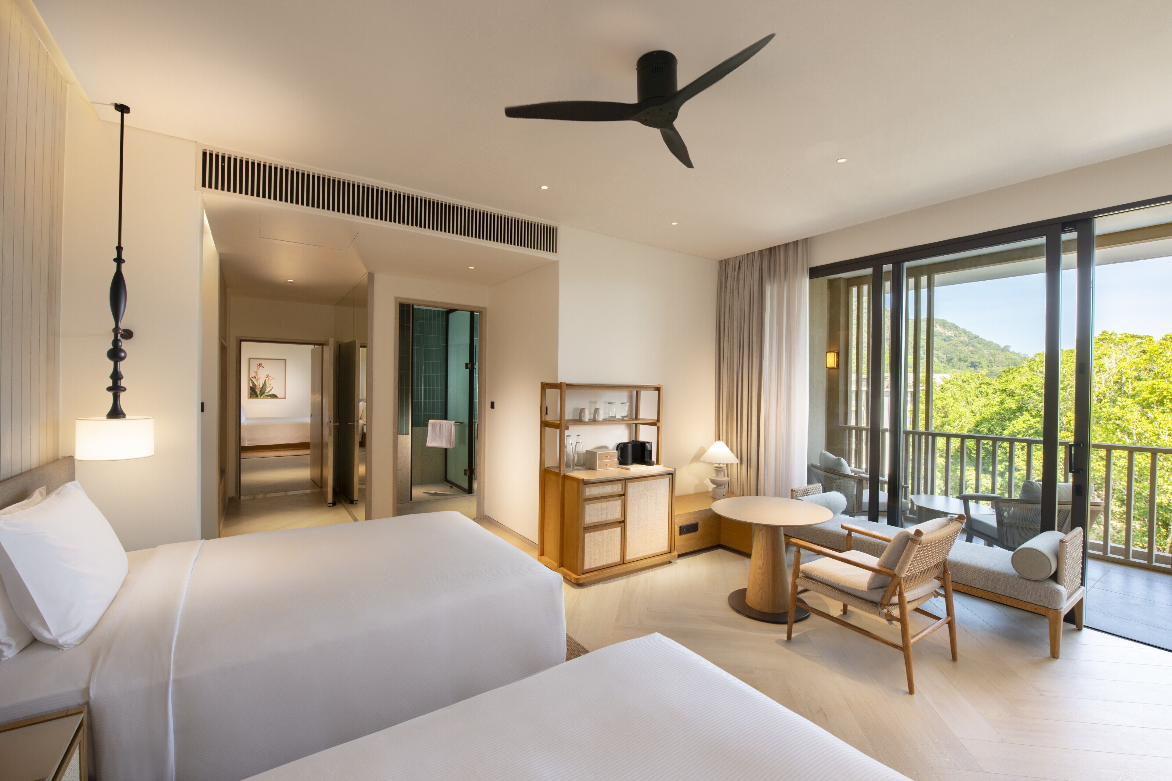 Executive Room, 2 Twin Beds, Balcony | Minibar, in-room safe, desk, laptop workspace