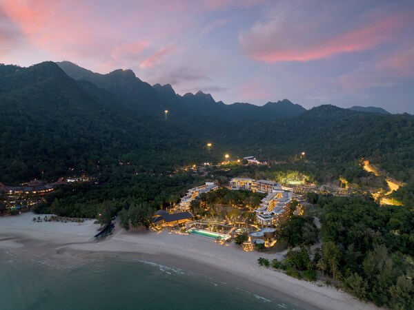Hilton Burau Bay Langkawi Resort - Pantai Cenang