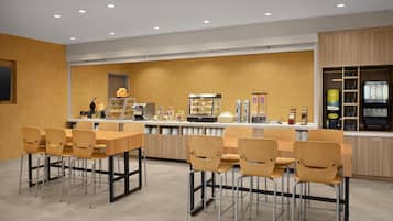 Gratis morgenmadsbuffet hver dag