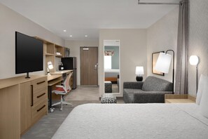 Suite estudio, 1 cama King size | Cortinas blackout, tabla de planchar con plancha y cunas gratuitas